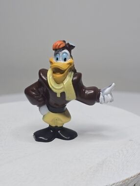 Vintage Disney 1992 Launchpad McQuack Darkwing Duck Cartoon  Figure Toy